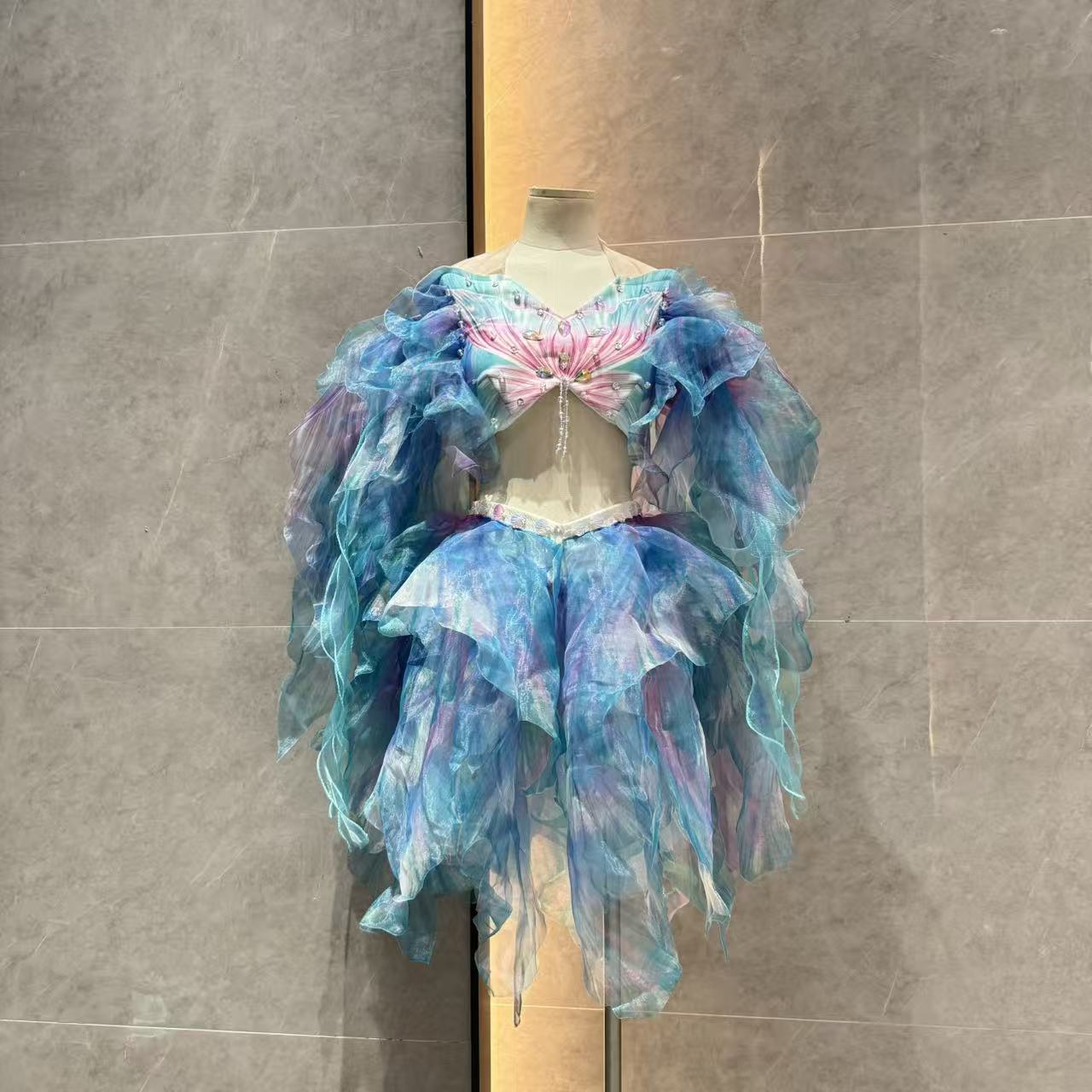 Mermaid Water Dance Skirt Prin - Aquarium & Marine Museum Universiti Malaysia Sabah Kota Kinabalu Sabah Reviews 评论和价格
